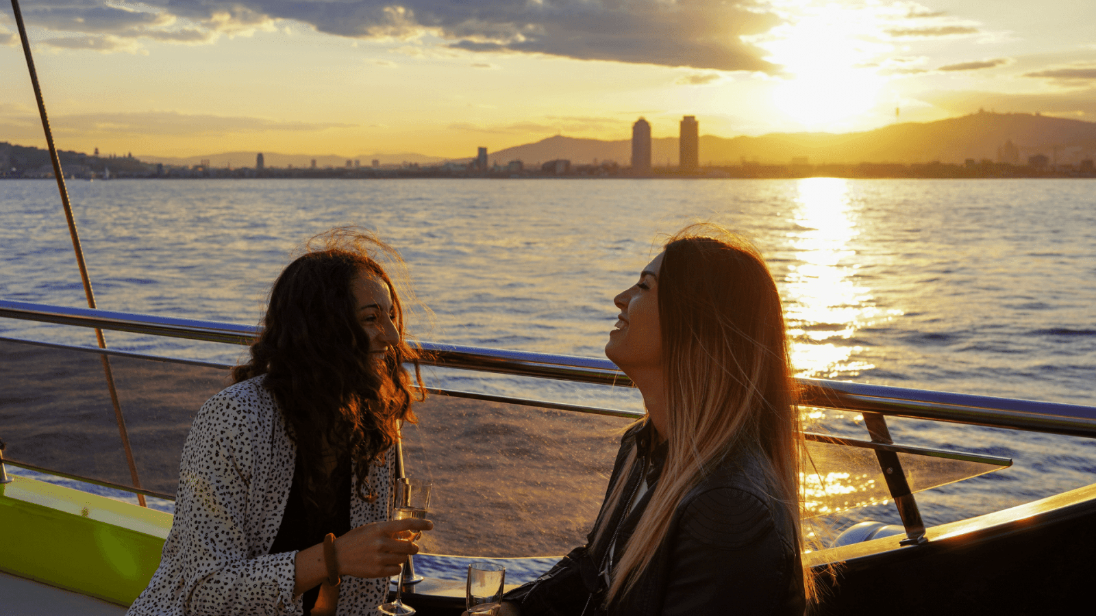 barcelona sunset catamaran cruise